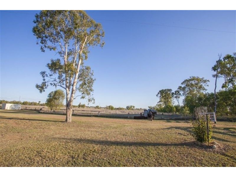 302 Dawson Gate Road, Chinchilla QLD 4413