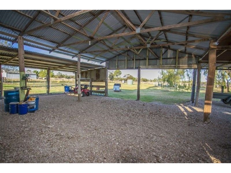 302 Dawson Gate Road, Chinchilla QLD 4413