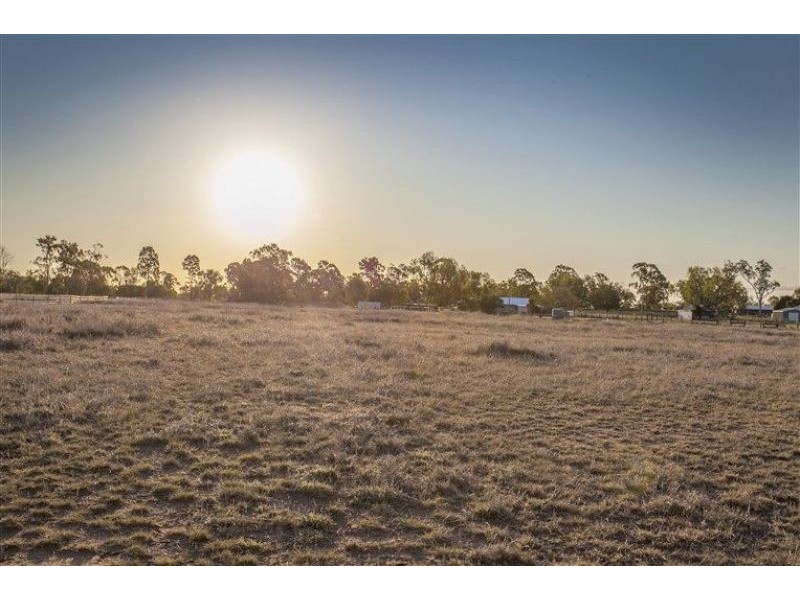 302 Dawson Gate Road, Chinchilla QLD 4413