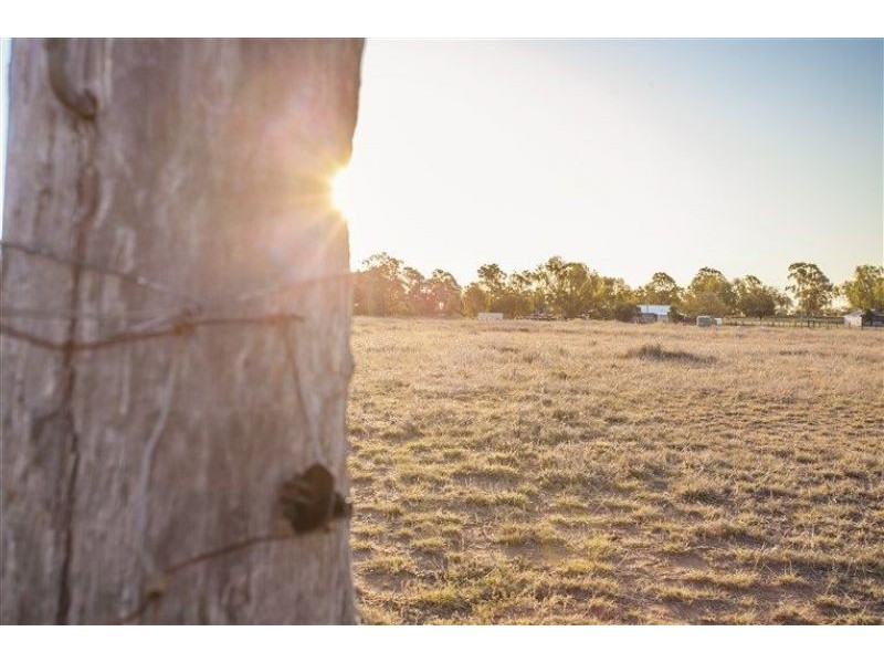 302 Dawson Gate Road, Chinchilla QLD 4413