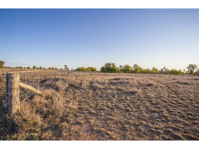 302 Dawson Gate Road, Chinchilla QLD 4413