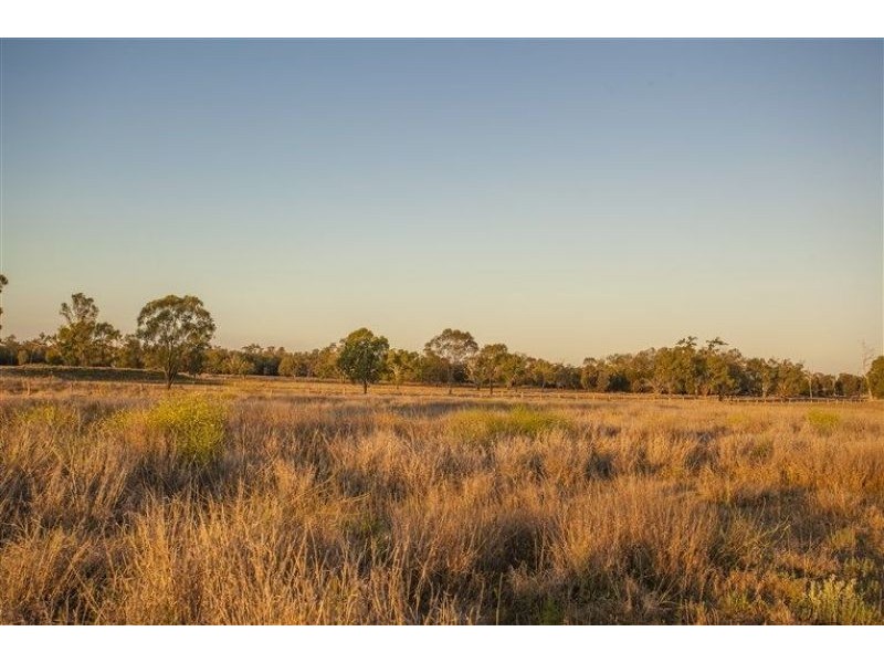 302 Dawson Gate Road, Chinchilla QLD 4413