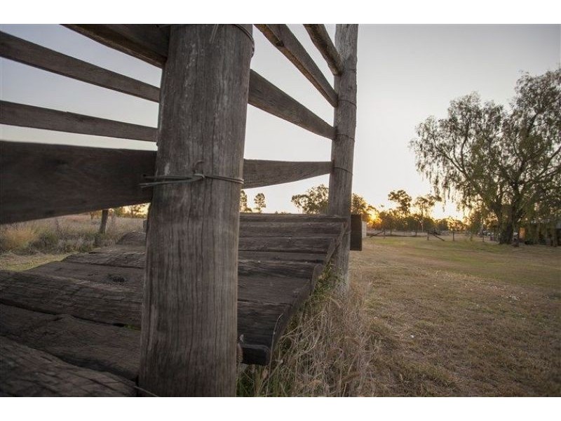 302 Dawson Gate Road, Chinchilla QLD 4413