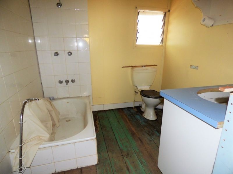 48 Railway Street, Chinchilla QLD 4413