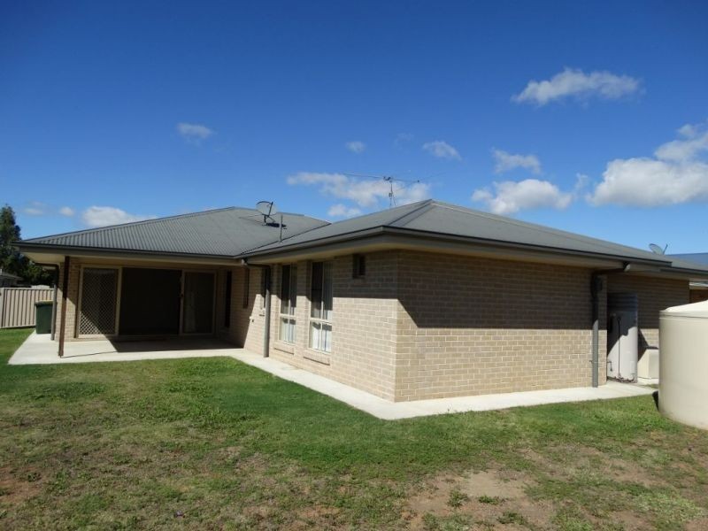 16 Sommerfeld Crescent, Chinchilla QLD 4413