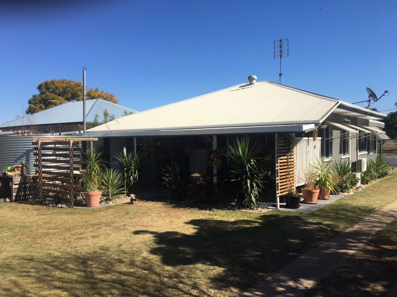 18 Wambo St, Chinchilla QLD 4413