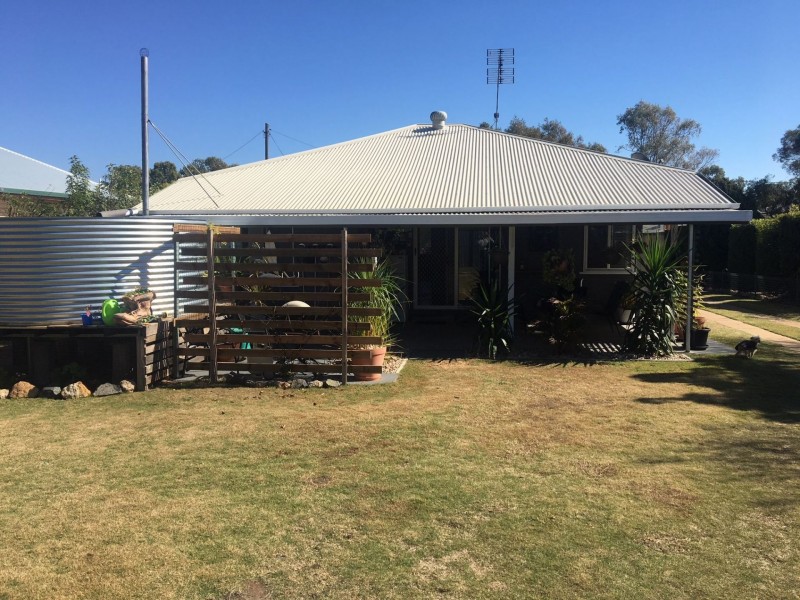 18 Wambo St, Chinchilla QLD 4413