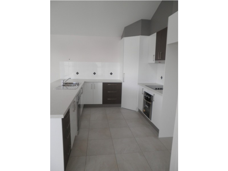 2/63 Gaske Lane, Chinchilla QLD 4413