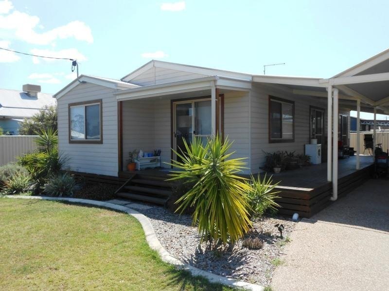 5 Mc Auliffe Street, Miles QLD 4415