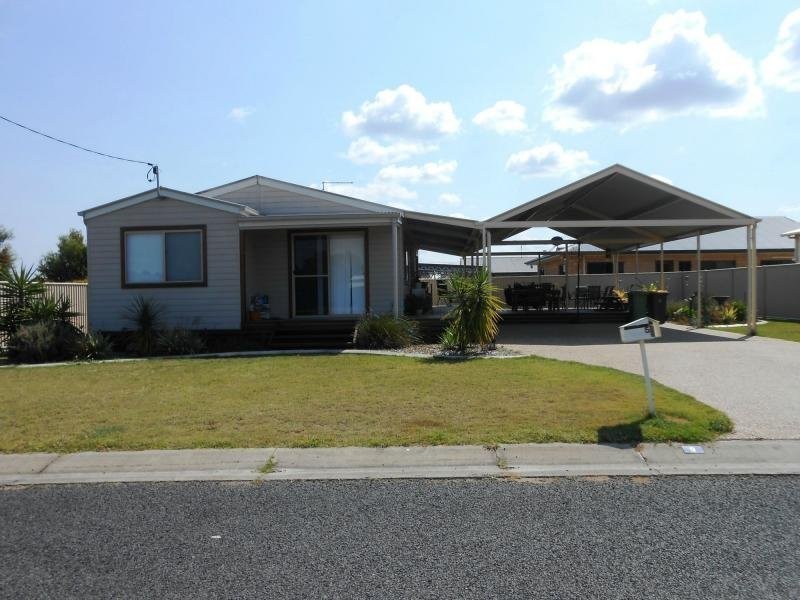 5 Mc Auliffe Street, Miles QLD 4415