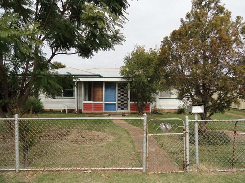 92 Middle Street, Chinchilla QLD 4413