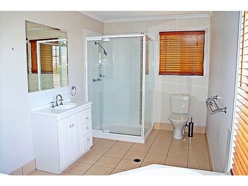 Cul De Sac Living In Covington Street, Chinchilla QLD 4413