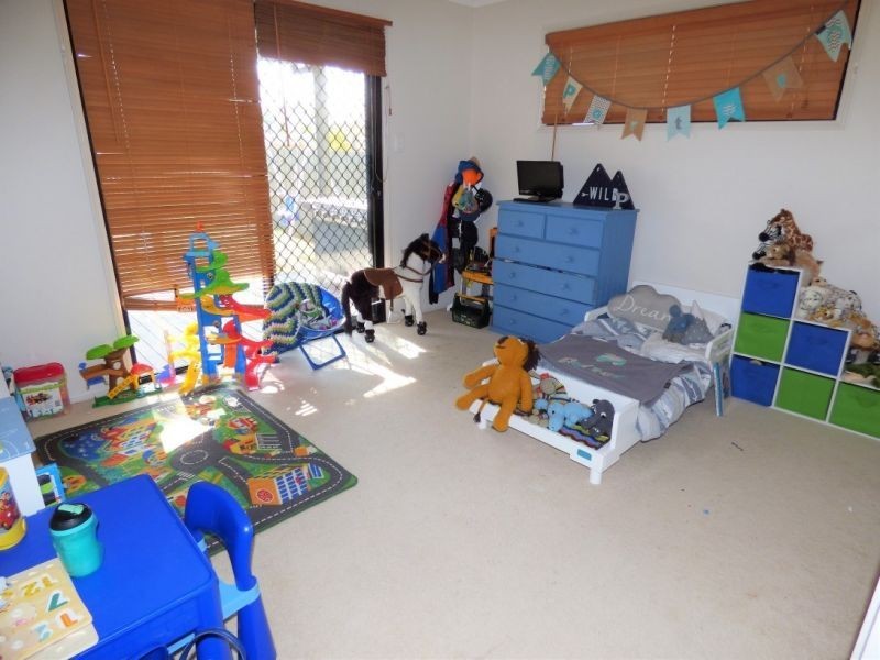 Cul De Sac Living In Covington Street, Chinchilla QLD 4413