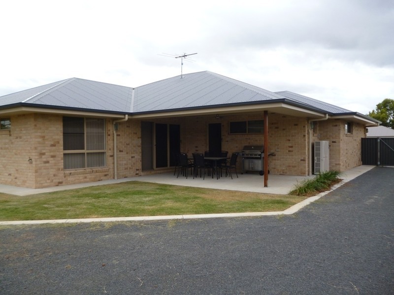 10 Layne Crescent, Chinchilla QLD 4413