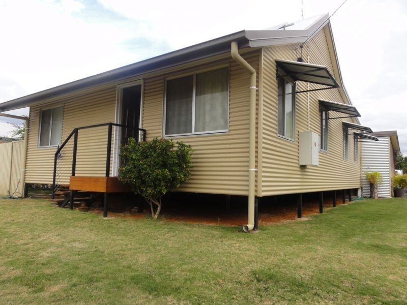 16 Russell Street, Chinchilla QLD 4413