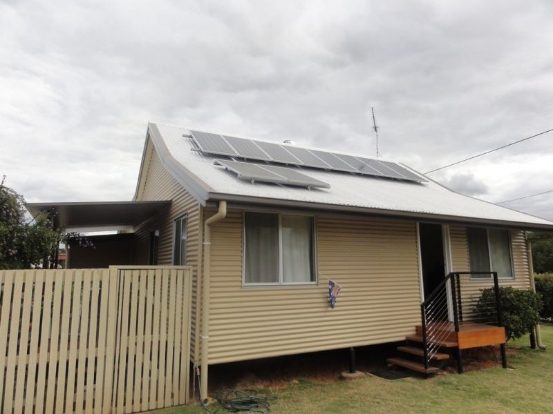 16 Russell Street, Chinchilla QLD 4413