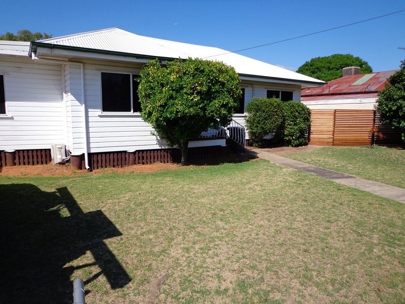 91 Hypatia Street, Chinchilla QLD 4413