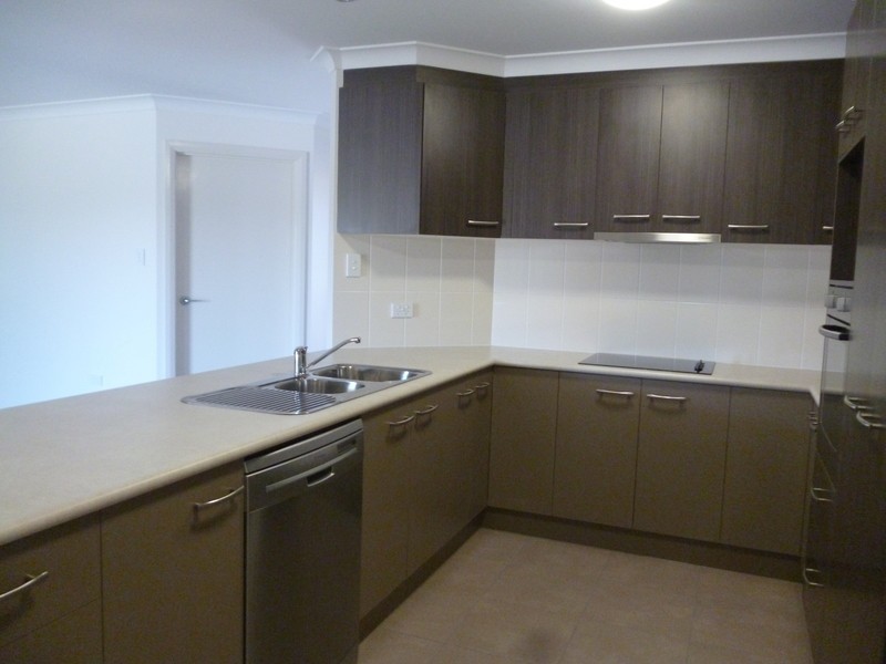 11 Cypress Pines Drive, Miles QLD 4415