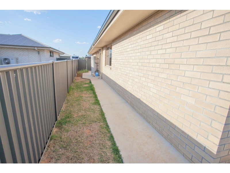 16 Gower Street, Chinchilla QLD 4413