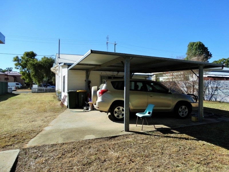 4 Graham Street, Chinchilla QLD 4413