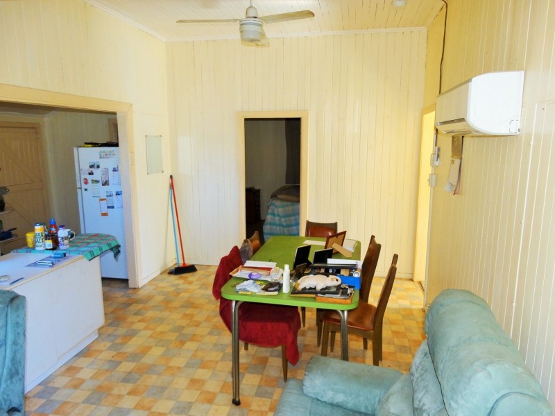 4 Graham Street, Chinchilla QLD 4413