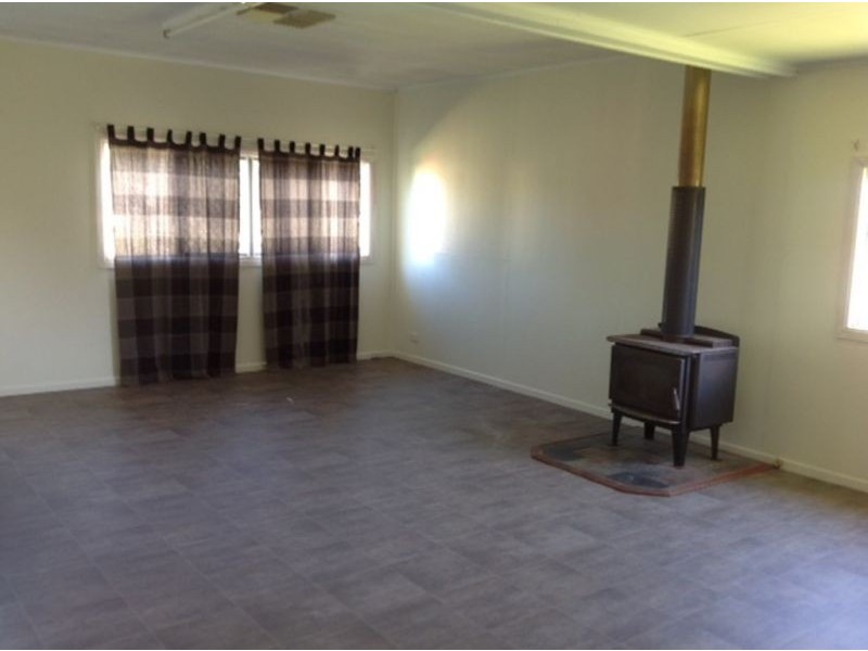 32 Windmill Road, Chinchilla QLD 4413