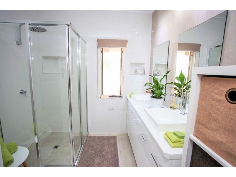 64 HYPATIA STREET, Chinchilla QLD 4413