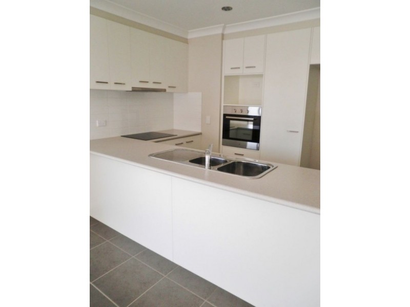 53A & 53B 2 x FREESTANDING VILLAs on Gaske Lane, Chinchilla QLD 4413