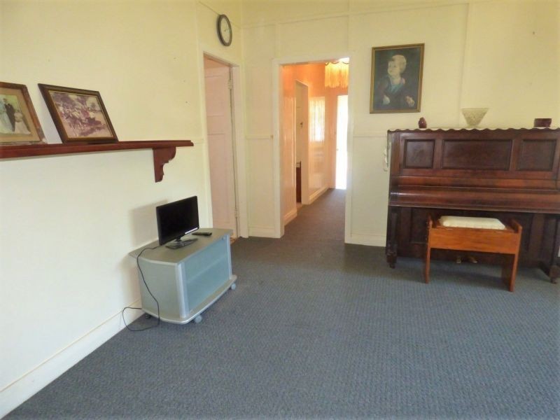 1 Atkins Street, Chinchilla QLD 4413