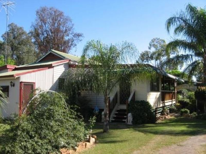 8 Wambo St, Condamine QLD 4416