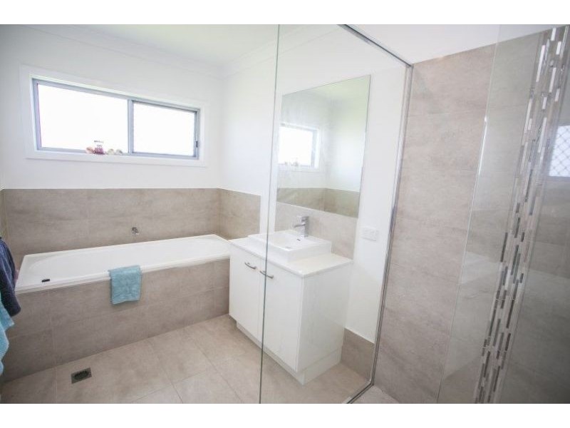 No. 5 No 5 Parker Place, Chinchilla QLD 4413