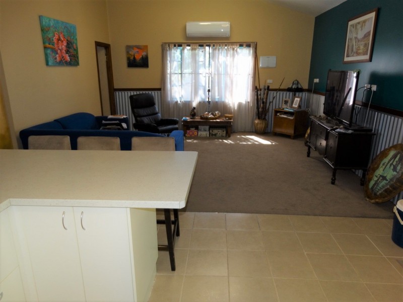 22 Racecourse Road, Chinchilla QLD 4413