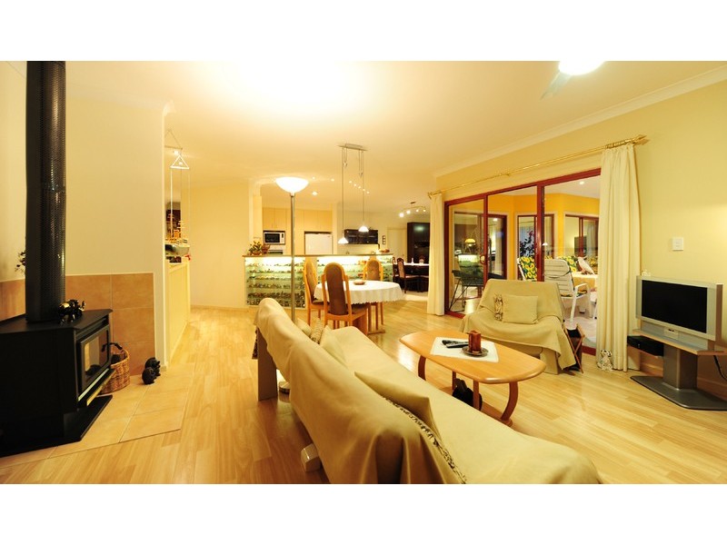 17 Gresham Drive, Woolgoolga NSW 2456