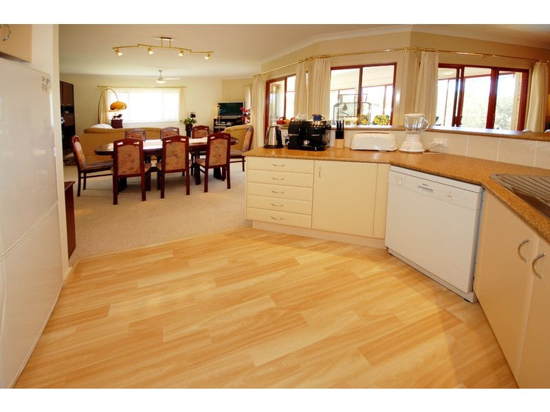 17 Gresham Drive, Woolgoolga NSW 2456