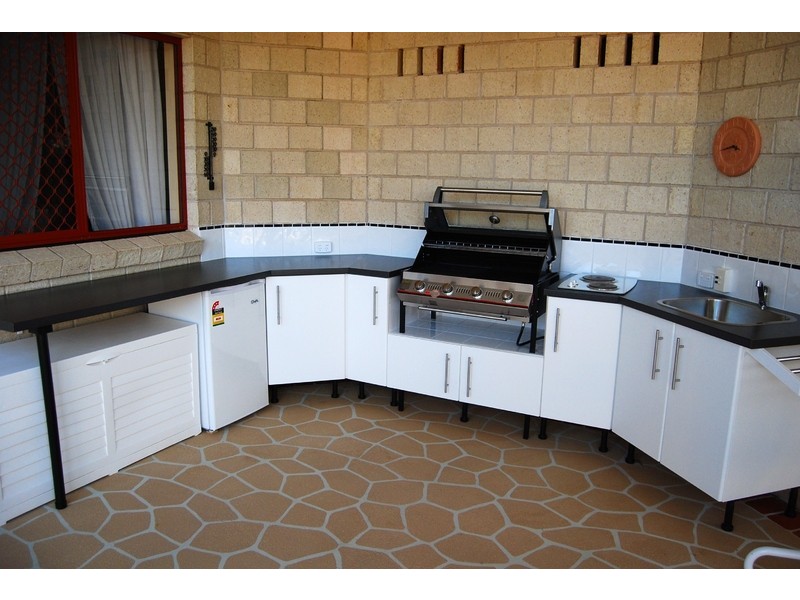 17 Gresham Drive, Woolgoolga NSW 2456