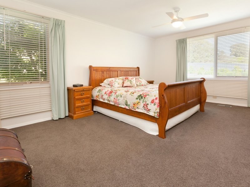 23 Barton Drive, Mount Eliza VIC 3930