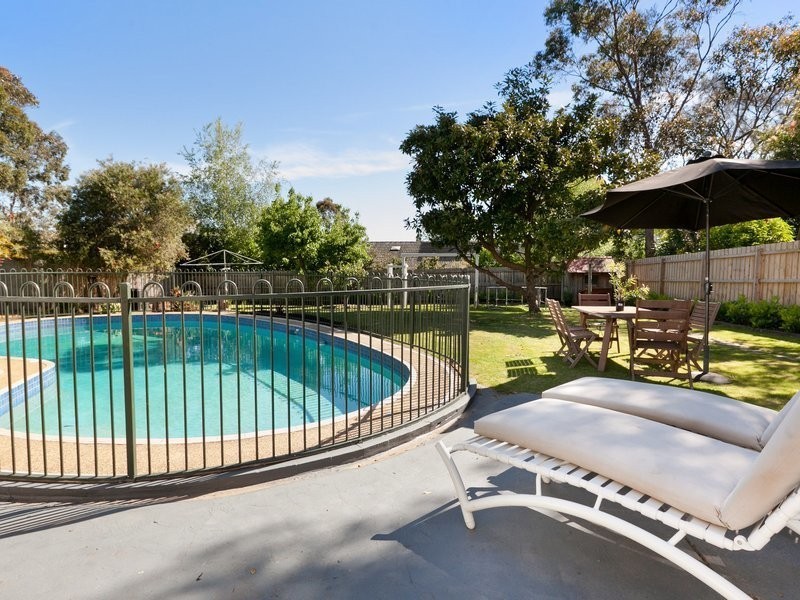 23 Barton Drive, Mount Eliza VIC 3930