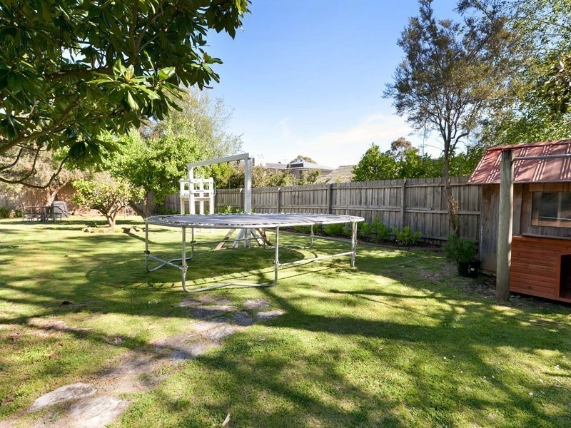 23 Barton Drive, Mount Eliza VIC 3930