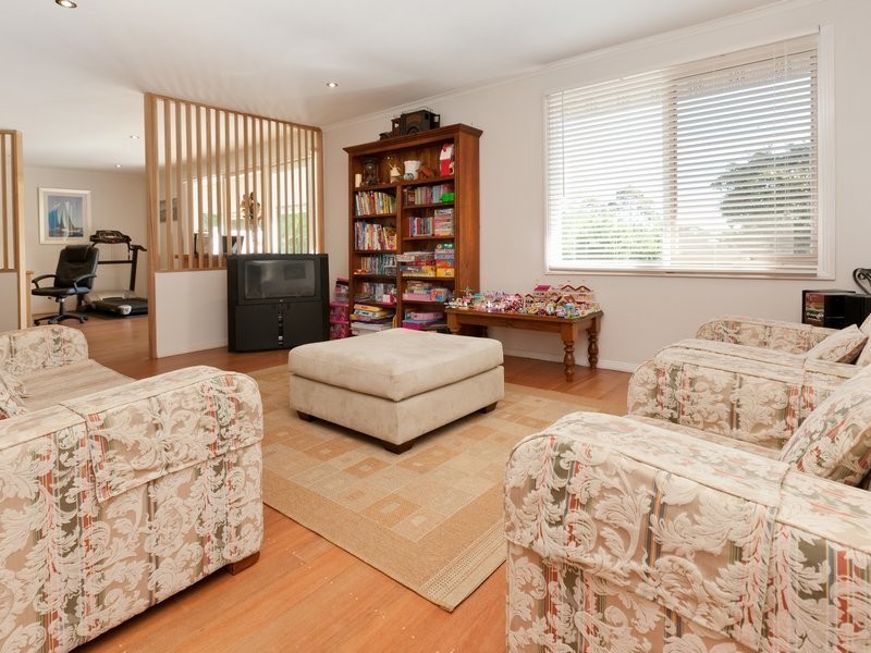 23 Barton Drive, Mount Eliza VIC 3930