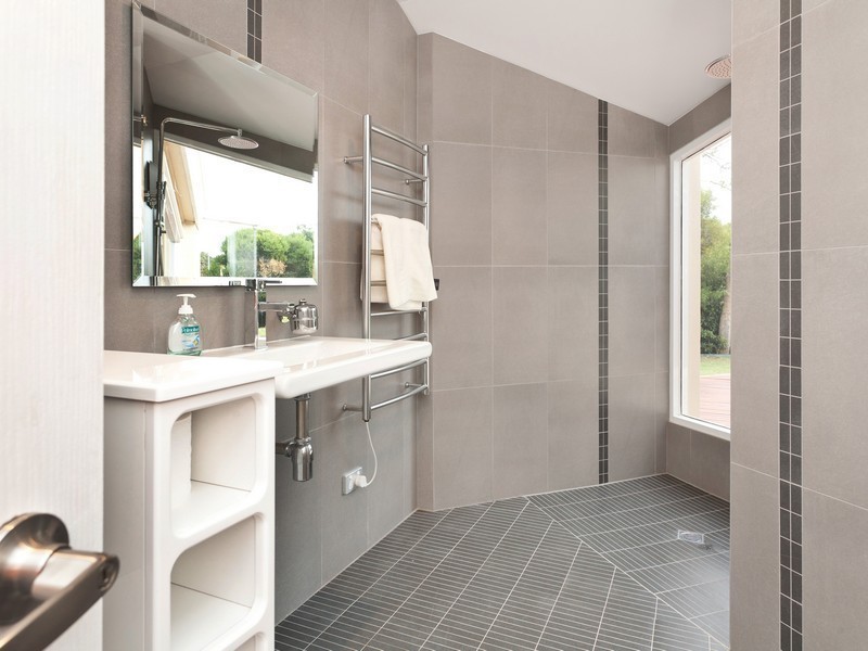 20 McCutcheon Close, Mount Eliza VIC 3930