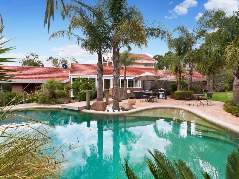 20 McCutcheon Close, Mount Eliza VIC 3930