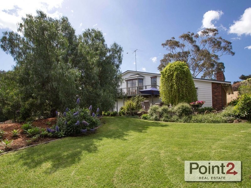 8 Otaria Street, Mount Eliza VIC 3930