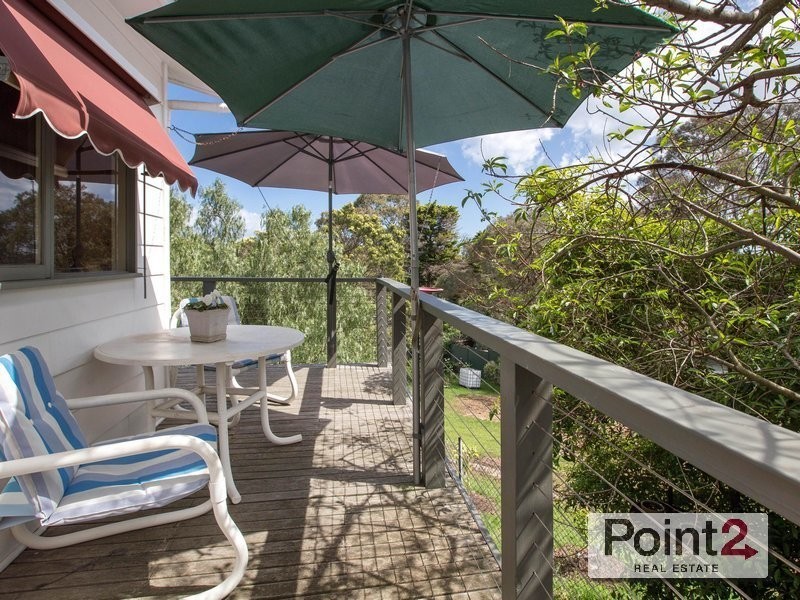 8 Otaria Street, Mount Eliza VIC 3930