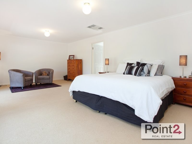 2 Jamesbrad Court, Mount Eliza VIC 3930