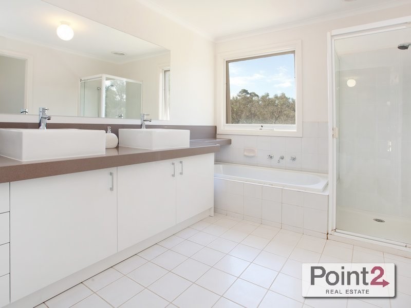 2 Jamesbrad Court, Mount Eliza VIC 3930
