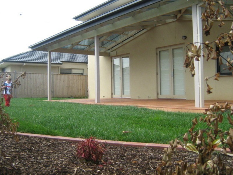 3  Lakeside Drive, Sandhurst VIC 3977