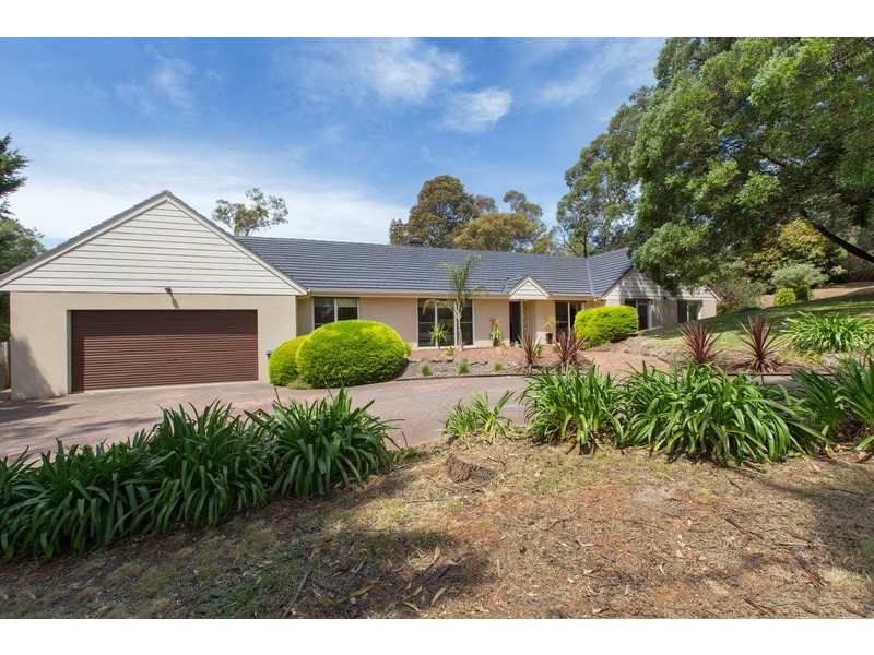 23 McCutcheon Close, Mount Eliza VIC 3930