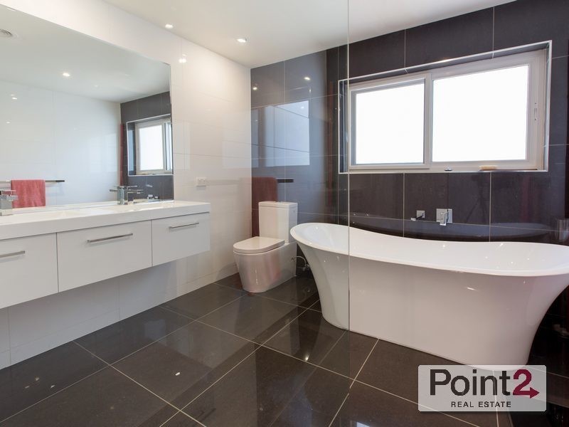 23 McCutcheon Close, Mount Eliza VIC 3930