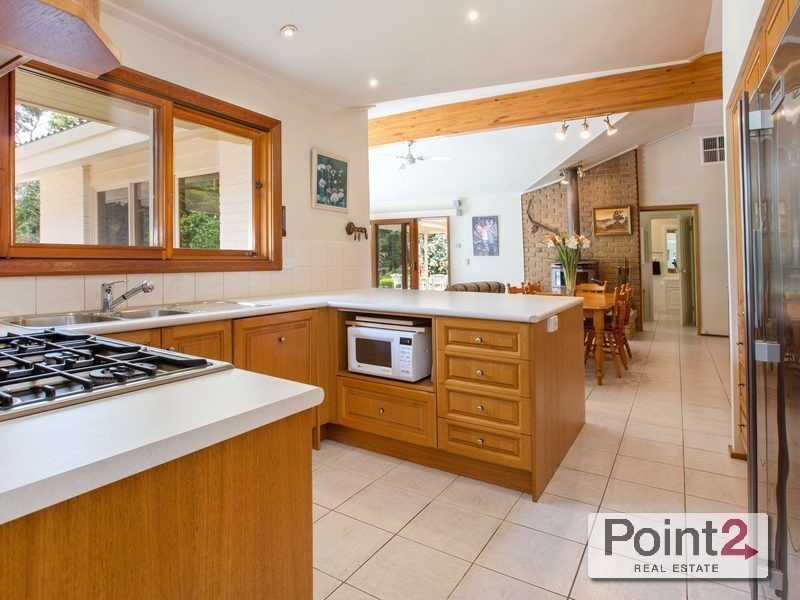11 McGown Road, Mount Eliza VIC 3930