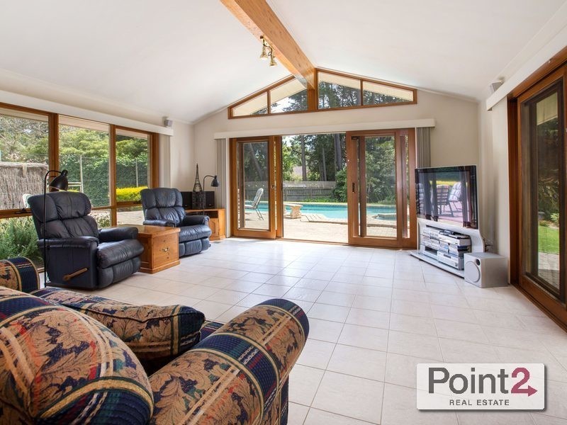 11 McGown Road, Mount Eliza VIC 3930